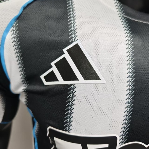 Newcastle 25/26 Home